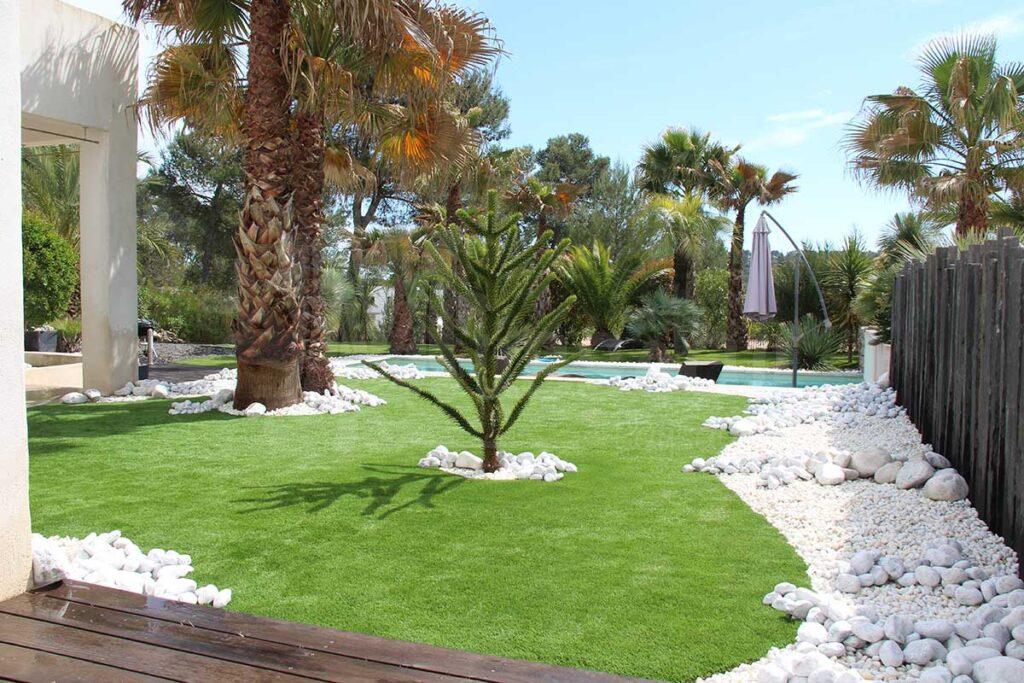 Jardin sec sur-mesure avec piscine